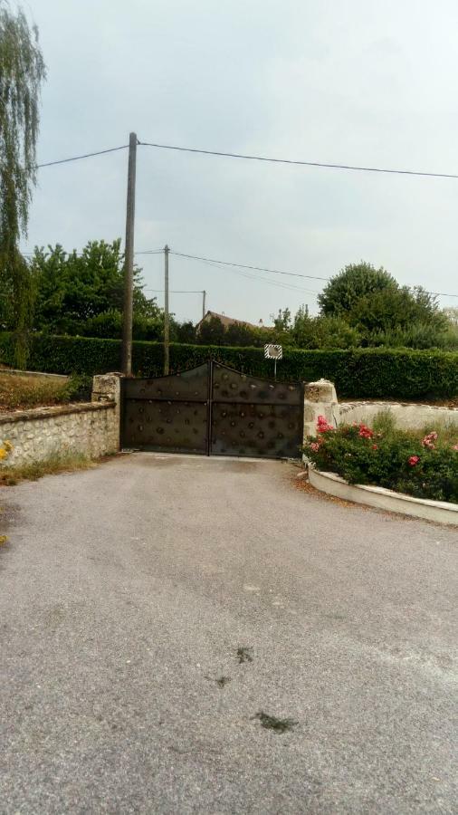 Gite De La Roseraie Louchy-Montfand Exterior foto